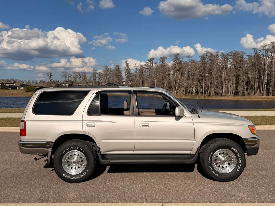 1998 Toyota 4Runner SR5 2WD