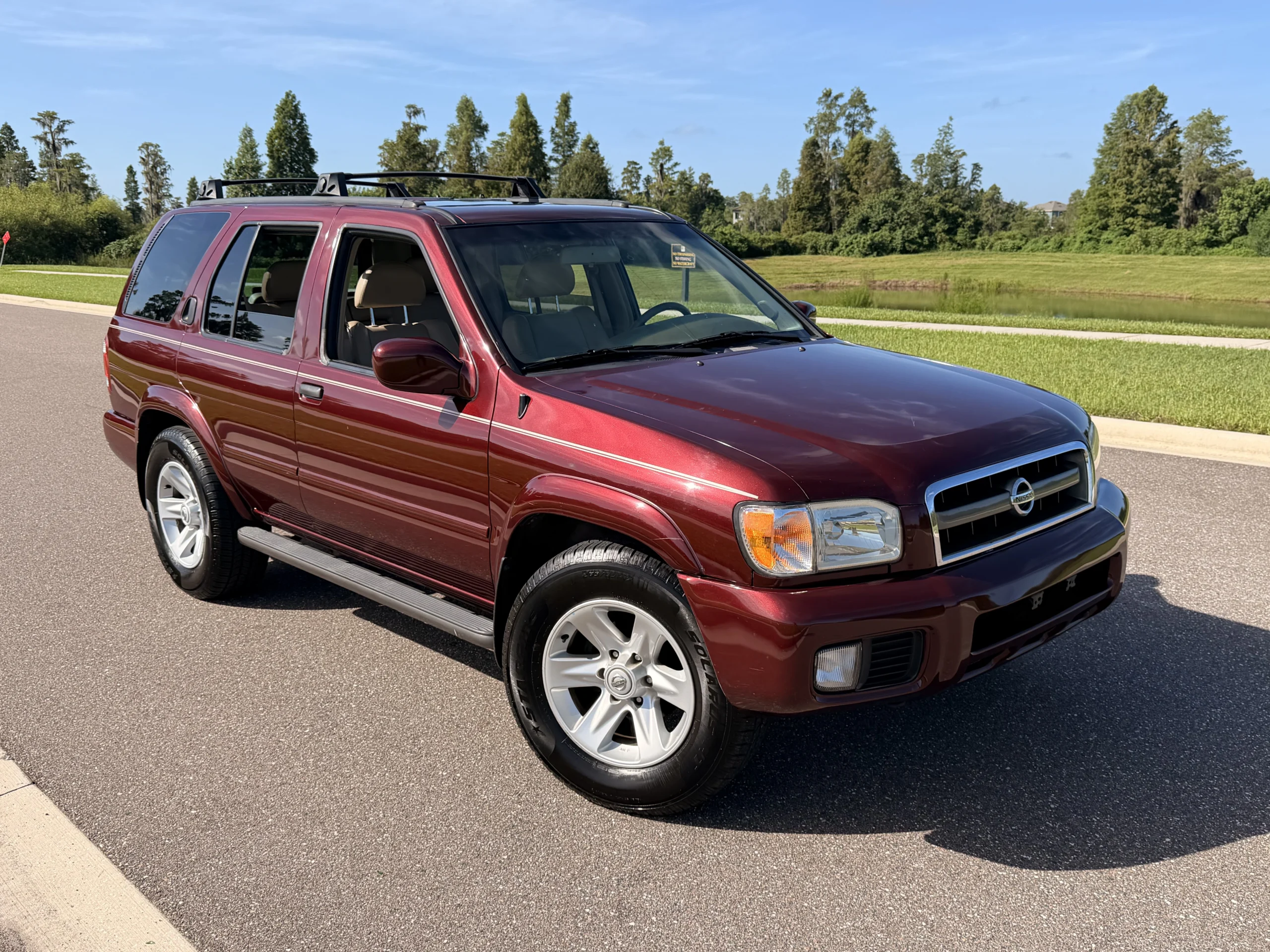 2002 Nissan Pathfinder LE 2WD