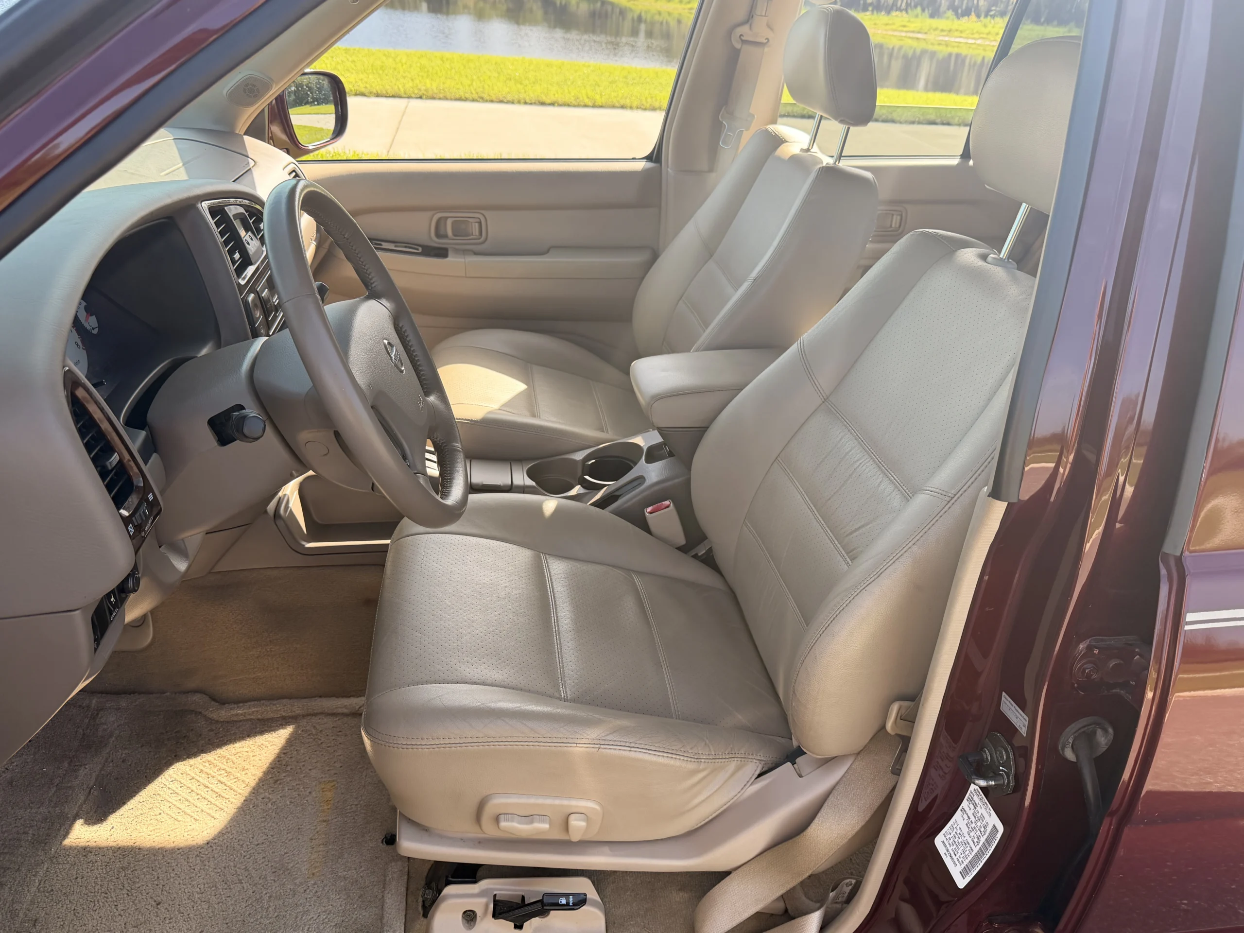 2002 Nissan Pathfinder LE 2WD