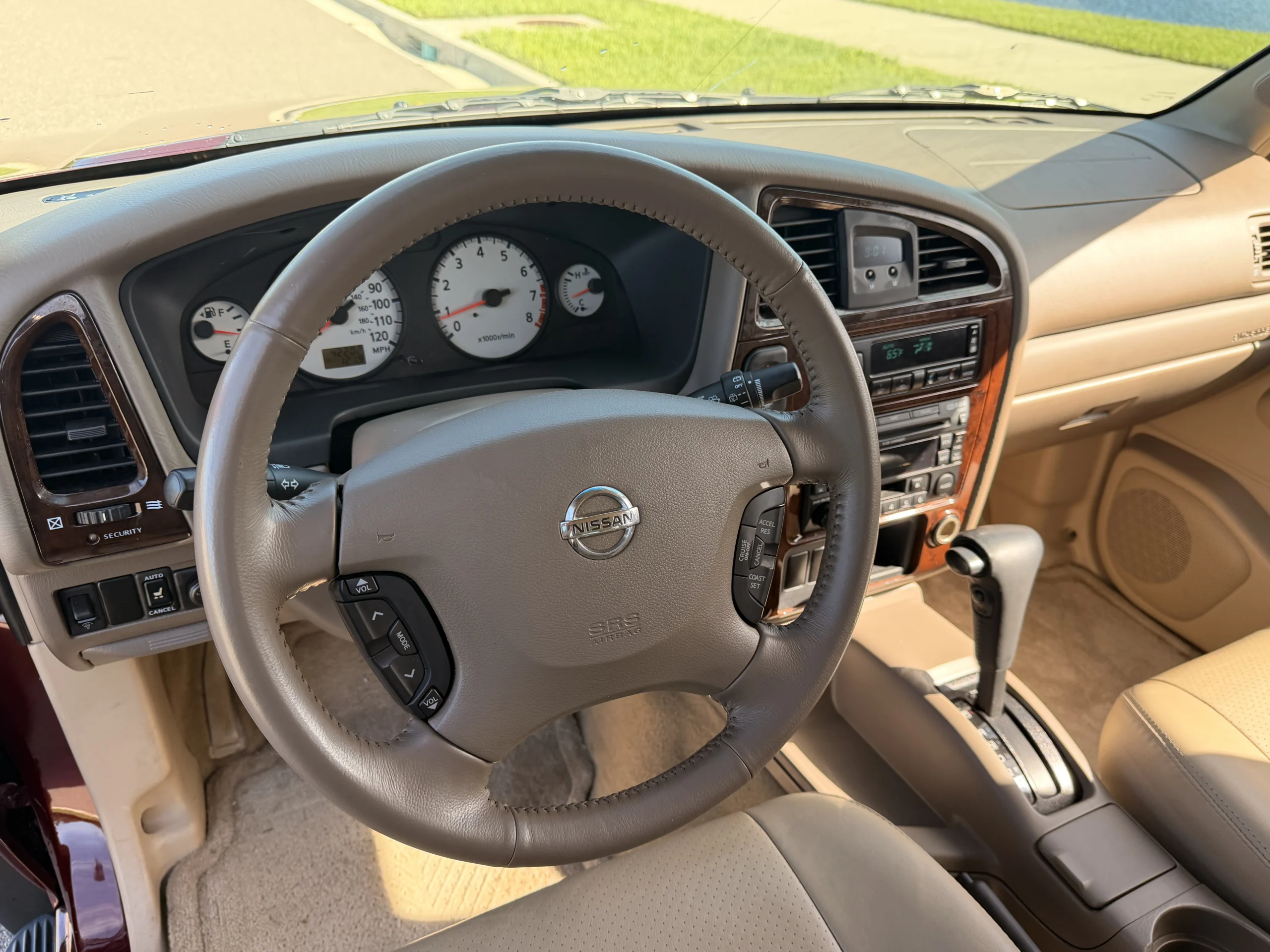 2002 Nissan Pathfinder LE 2WD