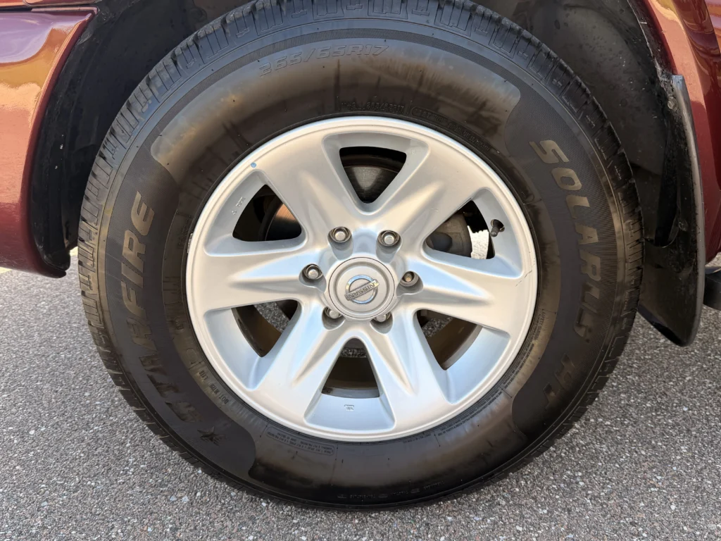 2002 Nissan Pathfinder LE 2WD