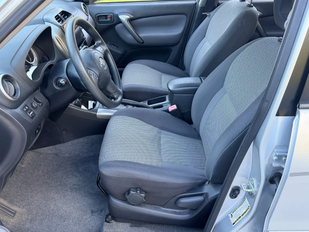 2004 Toyota RAV4